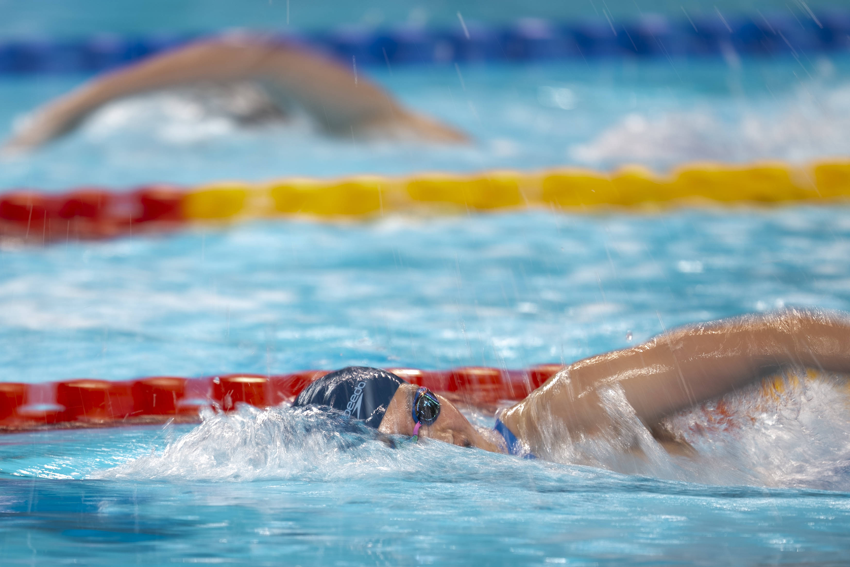 冷门频出！游泳战况跌宕起伏的简单介绍