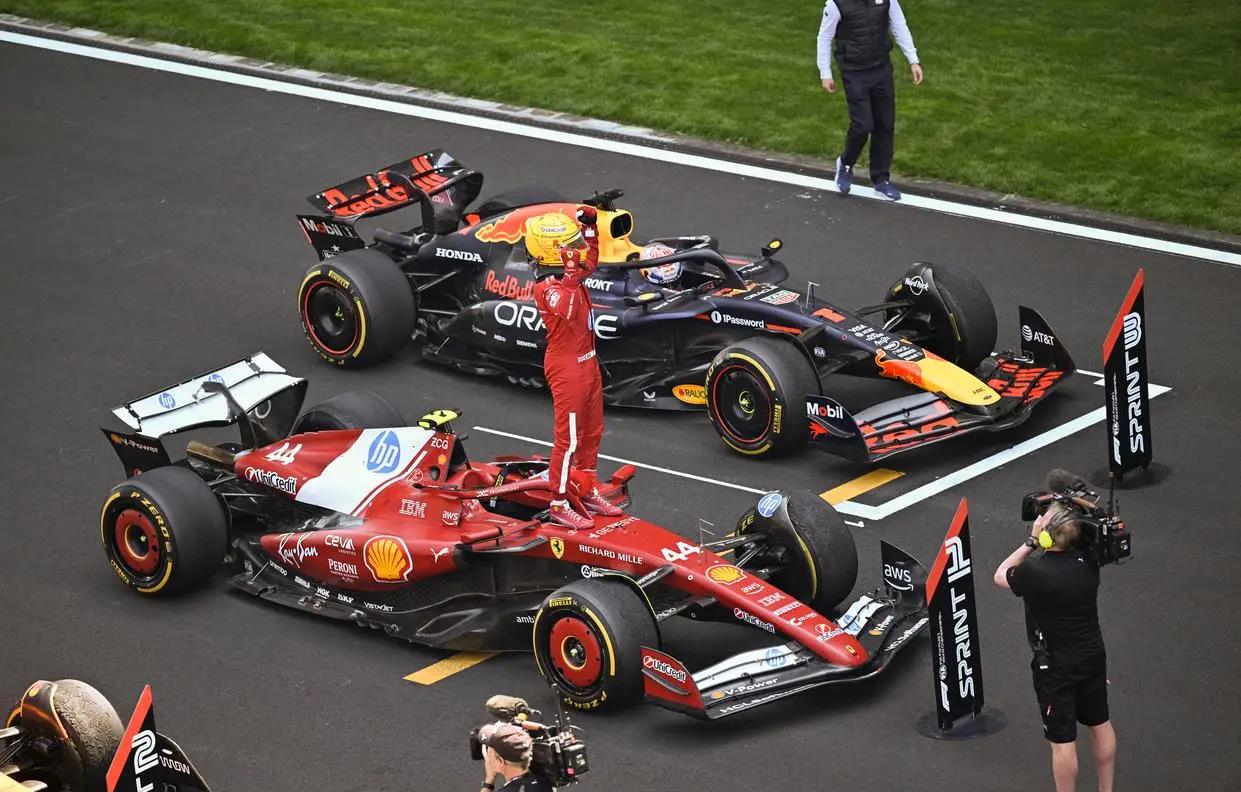 索伯车队逆转红牛二队，汉密尔顿惊艳四座