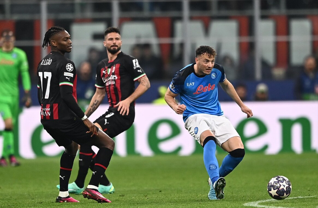 那不勒斯碾压荷兰，格纳布里关键制胜