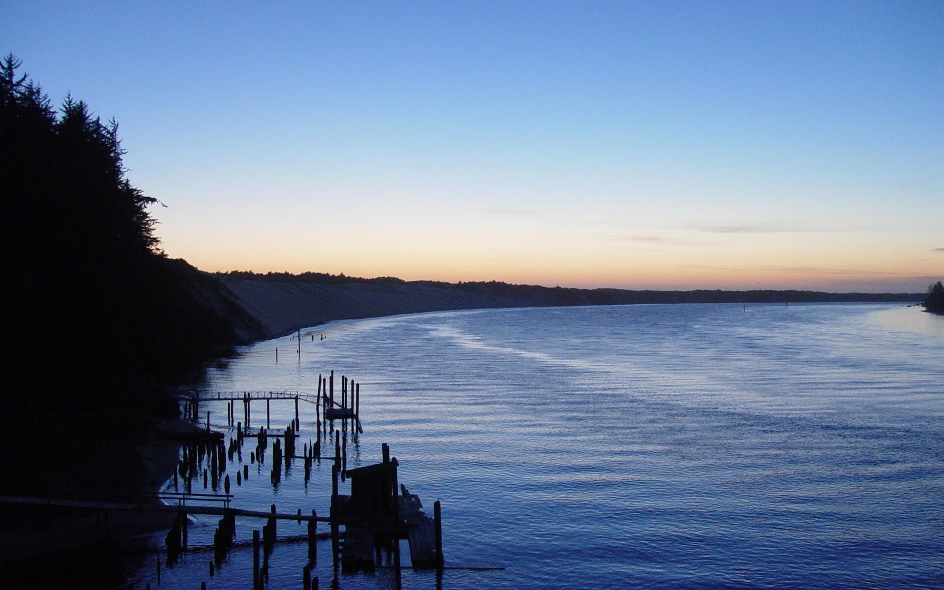 西甲巅峰对决,奥亚尔萨瓦尔掌控德比节奏
