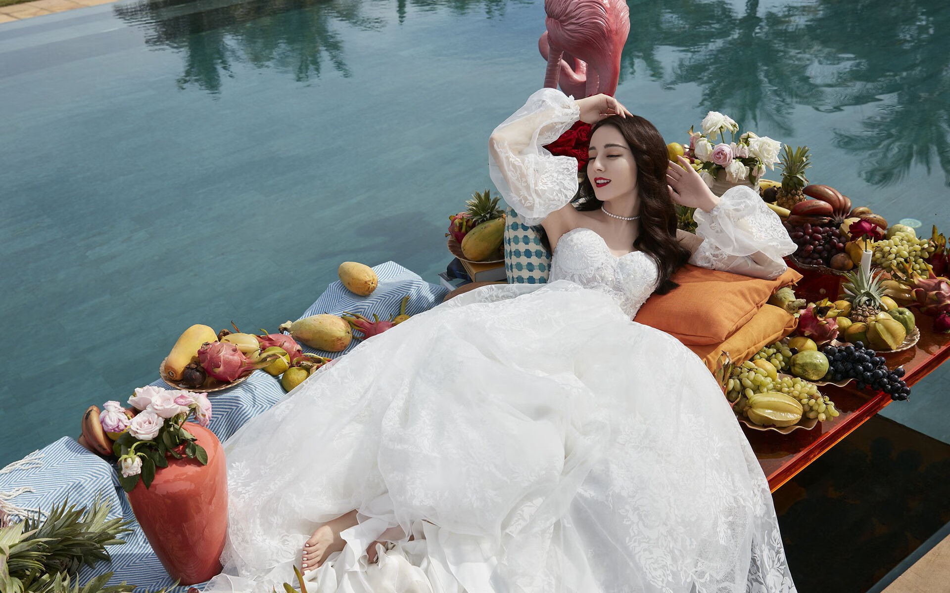 字母哥34+21+10创历史第五人神迹！活塞独行侠上演青春对决