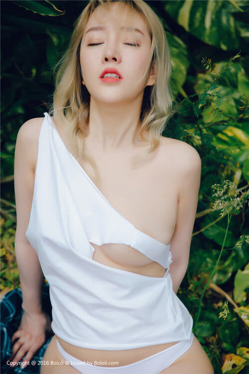 两大赛场的统治艺术，从金玟哉的钢铁防线到西班牙的进攻风暴